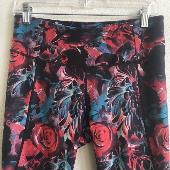 Calia Rose Garden Leggings 7/8 Cropped Ruched Floral Red Yoga Mid Rise Medium - Picture 3 of 12